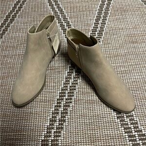 Cream Ankle Boots with Suede Material and Low Heel